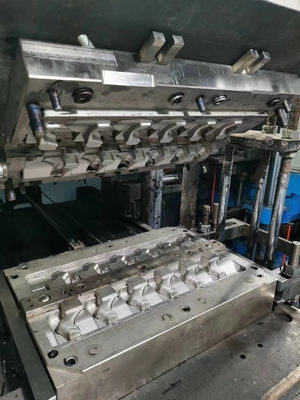 Moldagem por injeção de silicone líquido LSR plástico CNC EDM cavidade múltipla