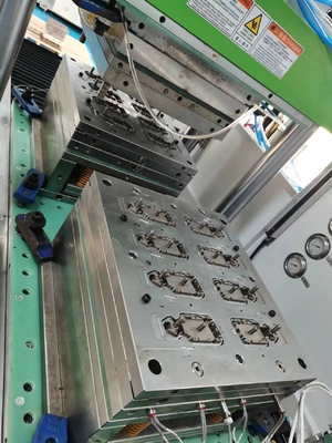 Moldagem por injeção de silicone líquido LSR plástico CNC EDM cavidade múltipla